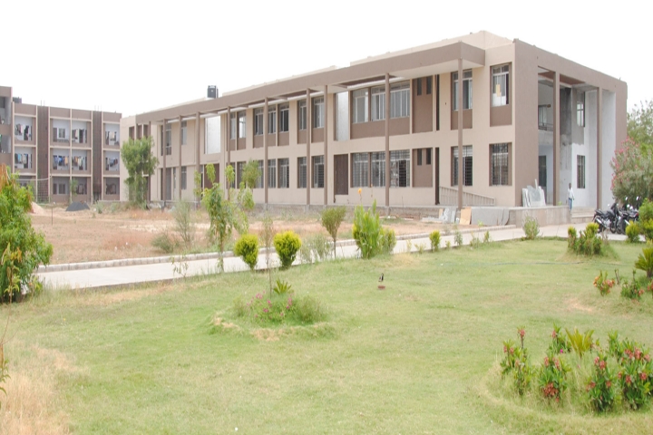 https://cache.careers360.mobi/media/colleges/social-media/media-gallery/17856/2019/1/18/Campus View of Atul Polytechnic Mansa_Campus-view.jpg